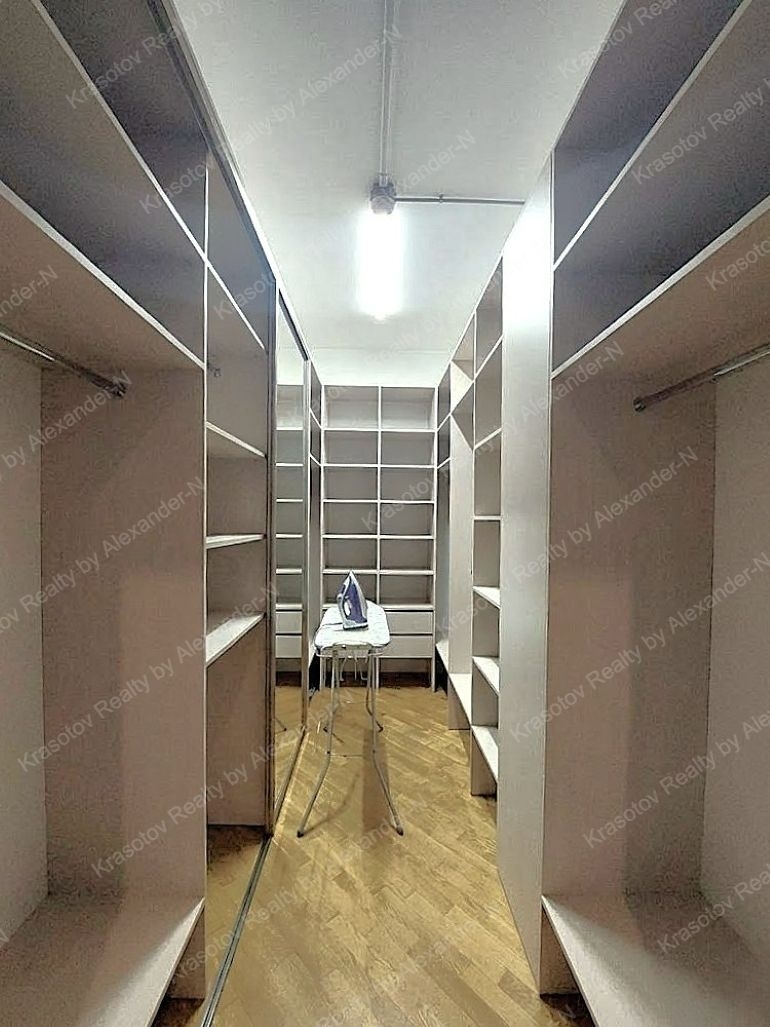 продажа многокомнатной квартиры номер A-174795 в Приморском районе, фото номер 32
